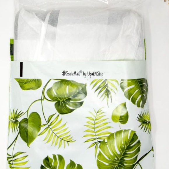 HOST PICK🎉20 White with banana leaves poly bags 10 x 13 - Picture 2 of 4
